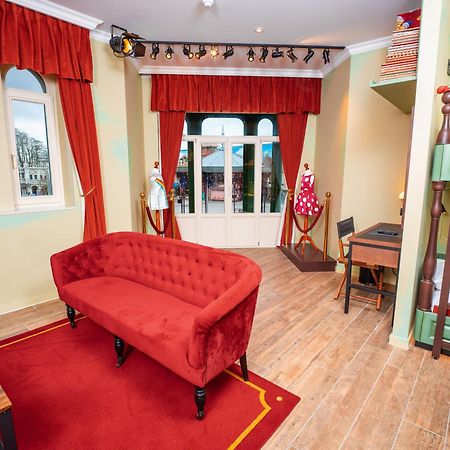 דה פאן Theater Hotel מראה חיצוני תמונה