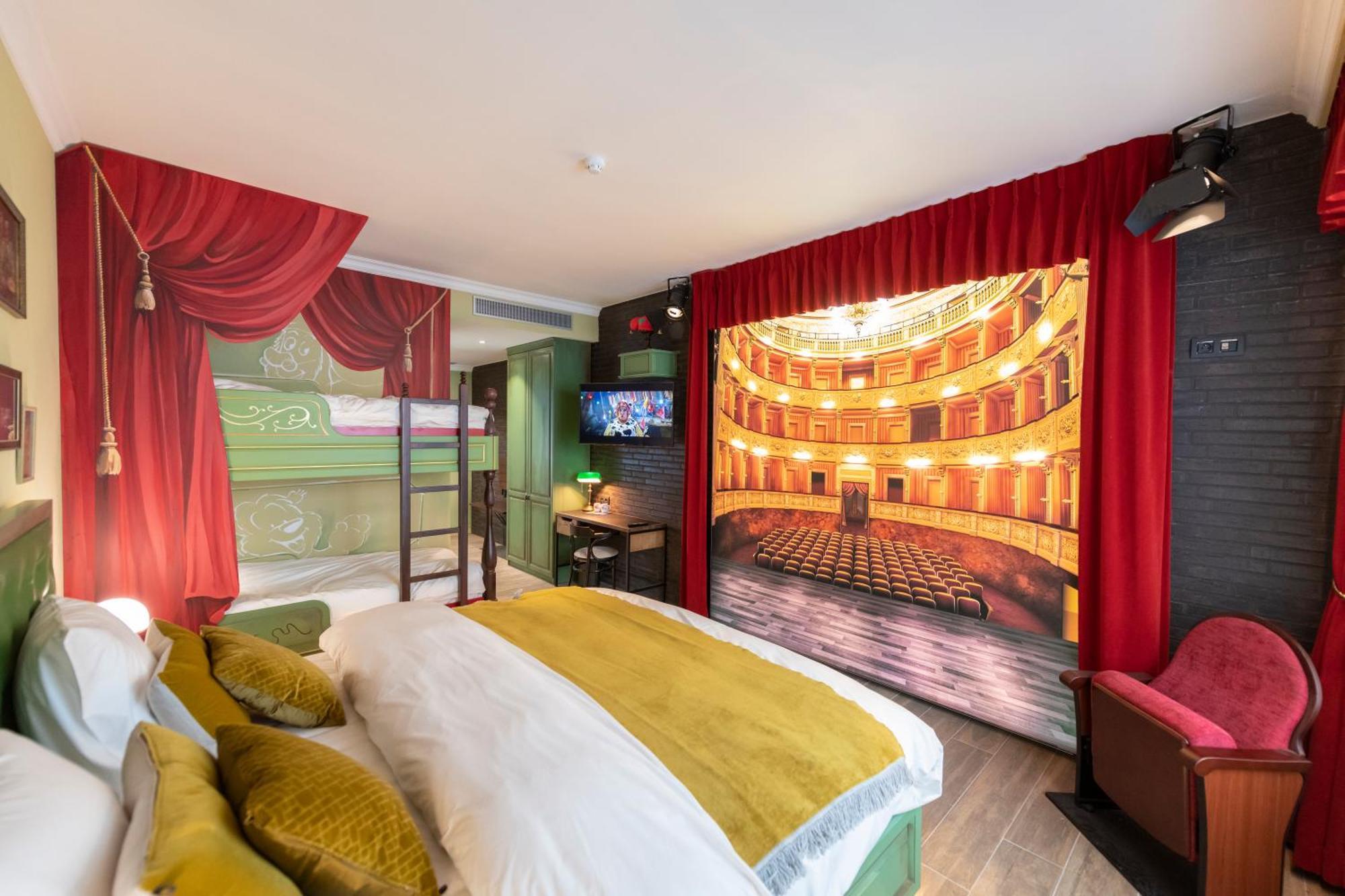 דה פאן Theater Hotel מראה חיצוני תמונה