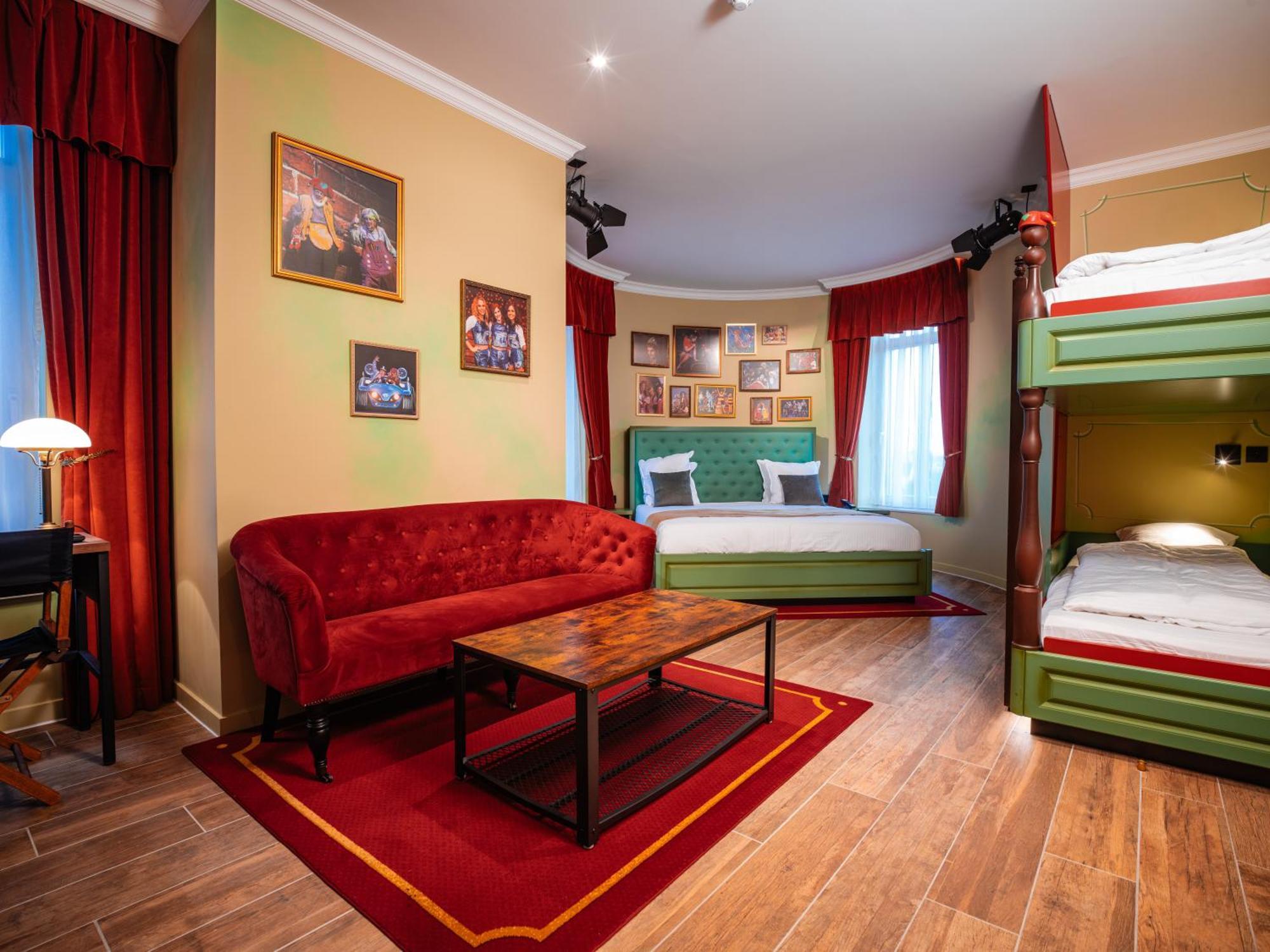 דה פאן Theater Hotel מראה חיצוני תמונה