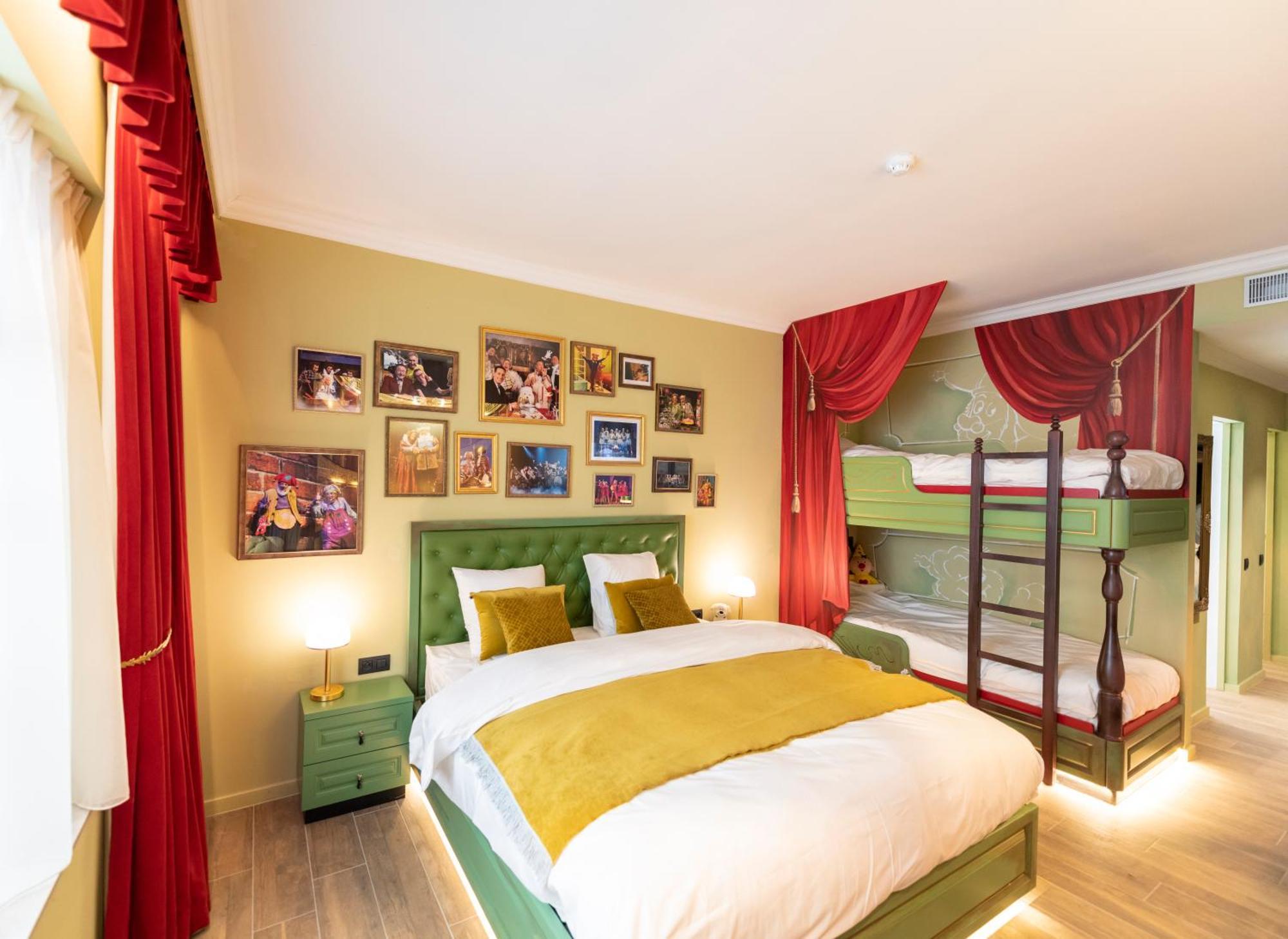 דה פאן Theater Hotel מראה חיצוני תמונה
