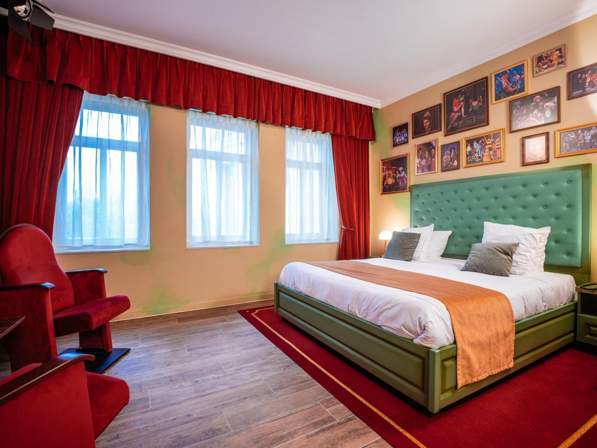 דה פאן Theater Hotel מראה חיצוני תמונה