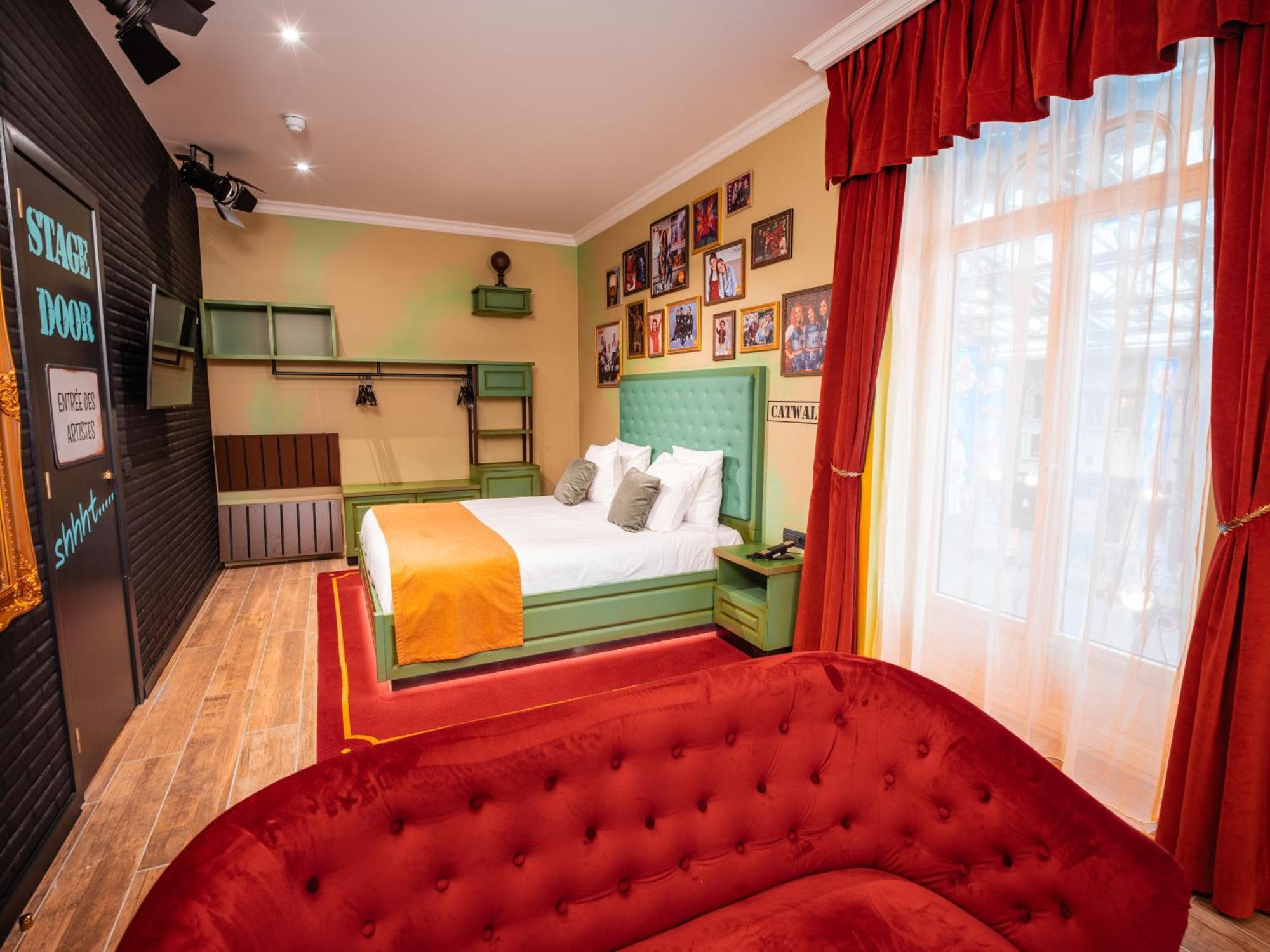 דה פאן Theater Hotel מראה חיצוני תמונה