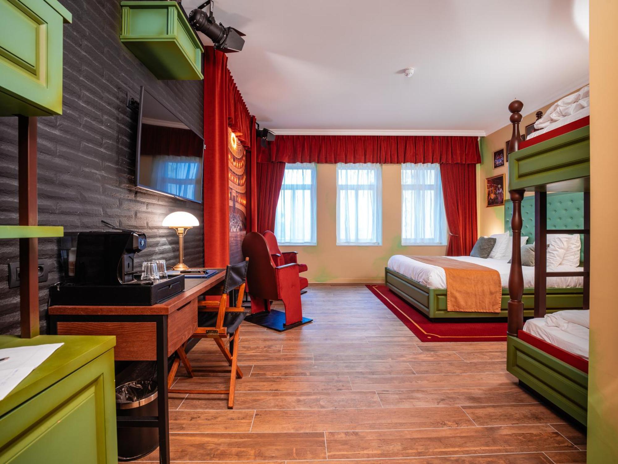 דה פאן Theater Hotel מראה חיצוני תמונה
