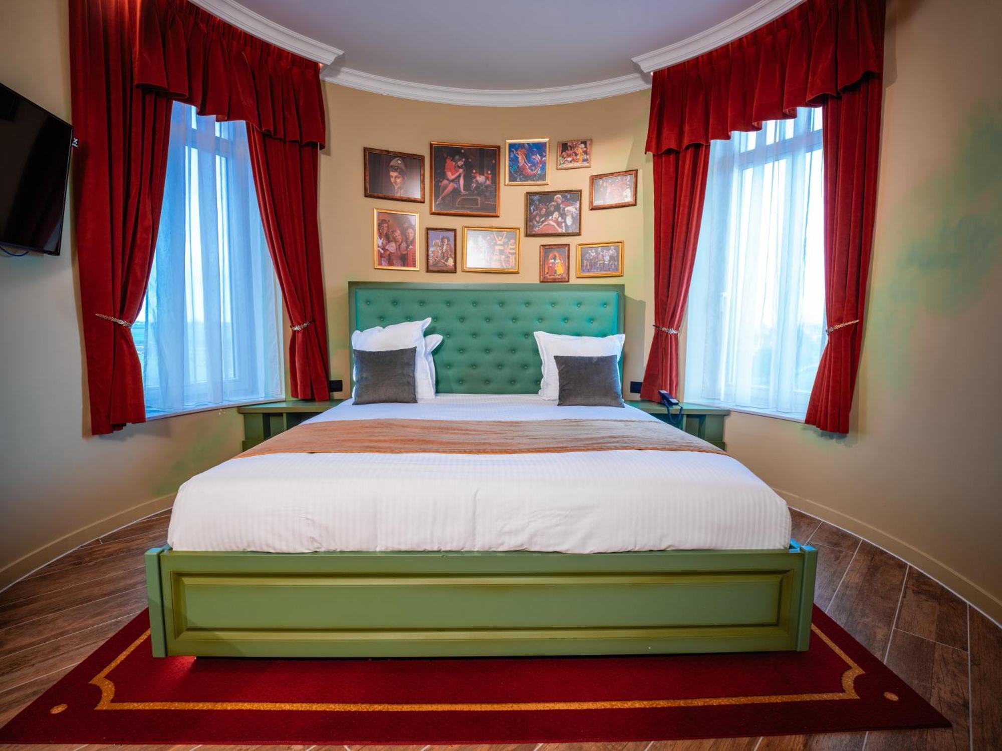 דה פאן Theater Hotel מראה חיצוני תמונה